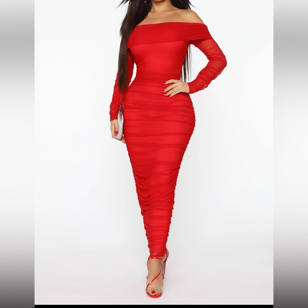 Red ruched dress- Fashion Nova